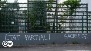 French-lawmakers-spark-riots-in-New-Caledonia