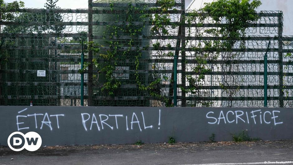 French-lawmakers-spark-riots-in-New-Caledonia