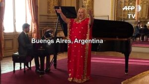 From-tenor-to-soprano-this-trans-singer-shines-in-Argentina
