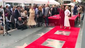Frozen-2-actresses-Kristen-Bell-Idina-Menzel-get-Hollywood-stars