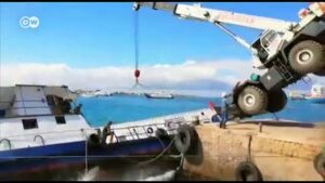 Galapagos-wildlife-spared-in-oil-spill