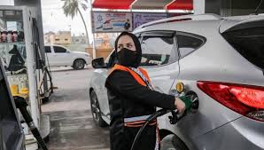 Gazas-first-female-gas-station-attendant-challenges-traditions