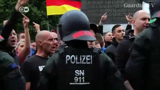 German-art-activists-to-defy-tank-ban-in-Dresden-1