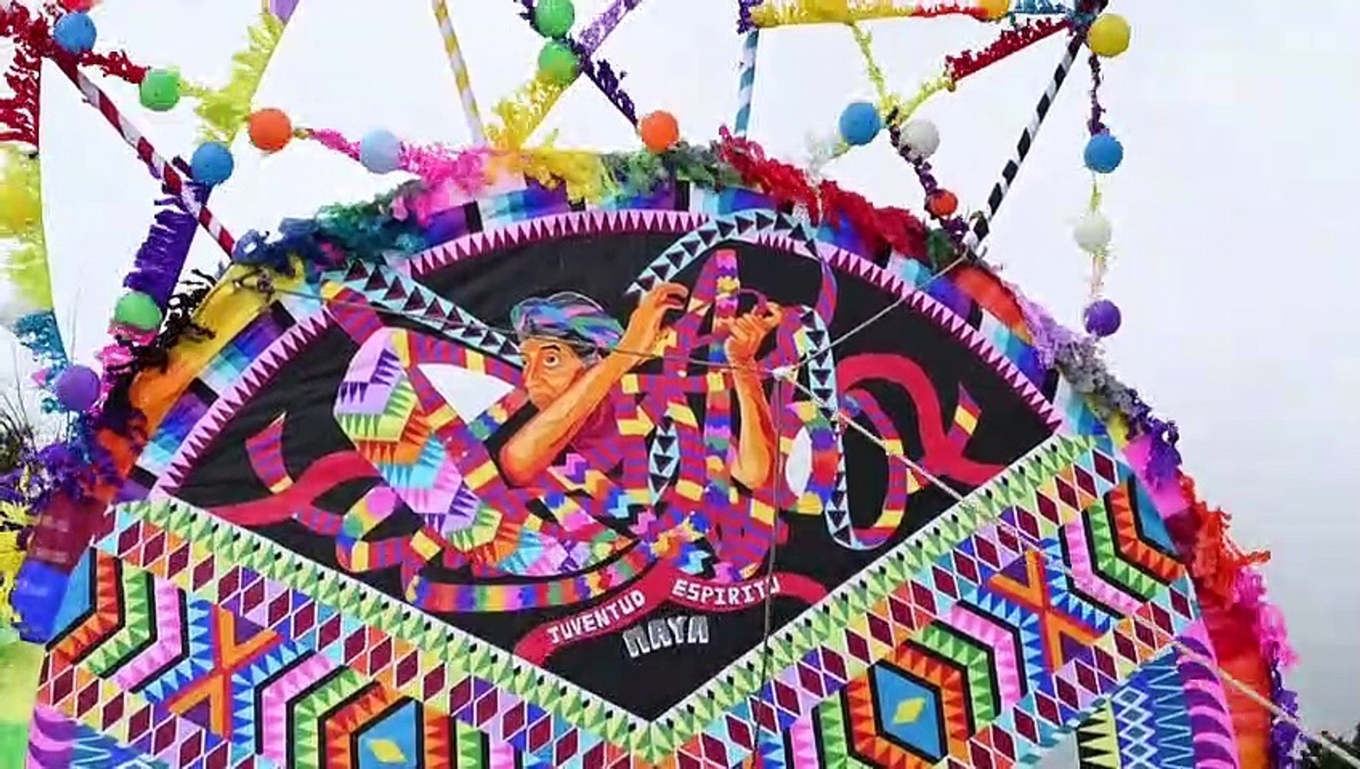 Guatemalans-fly-giant-kites-to-honour-the-Day-of-the-Dead