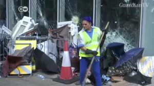 Hong-Kong-protesters-We-will-stand-together-and-never-give-up