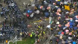 Hong-Kong-protesters-march-demanding-leader-resign-1
