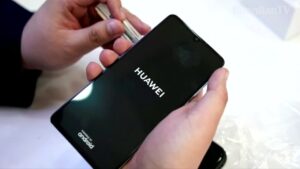 Huawei-prepares-for-life-without-Android-registers-own-OS