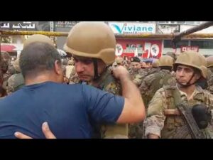 Image-of-soldier-embracing-protester-in-Lebanon-goes-viral