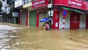 Images-of-Vietnam-flood-that-has-killed-at-least-18-people