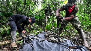 In-the-jungle-with-the-ELN-the-last-Colombian-guerrilla