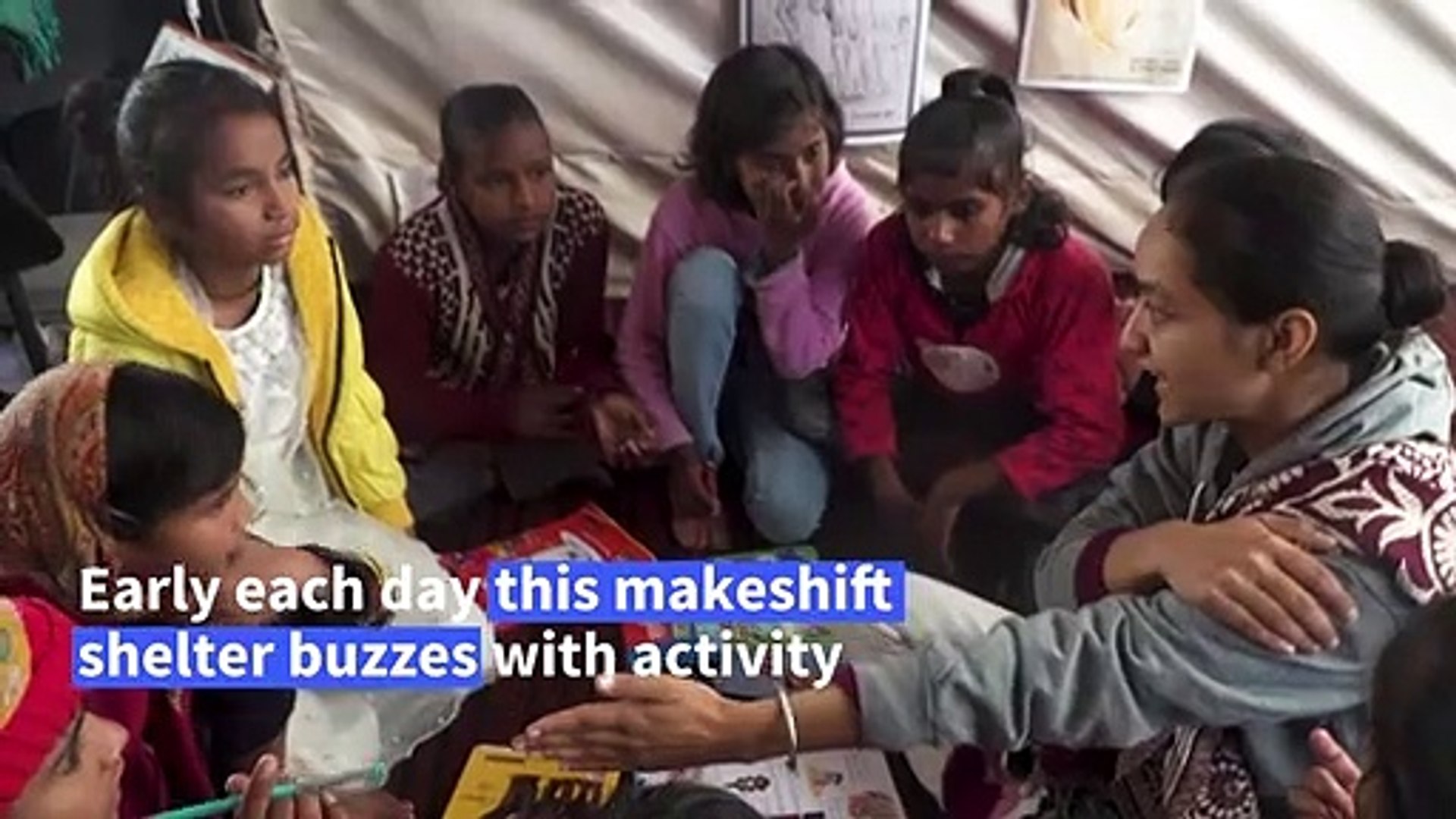Indian-farm-protesters-set-up-school-for-slum-children
