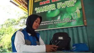 Indonesia-At-least-25-dead-after-bus-plunges-into-ravine