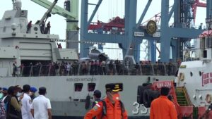 Indonesia-says-located-black-box-recorders-from-crashed-plane