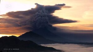 Indonesia-volcano-Mount-Merapi-erupts-spews-ash