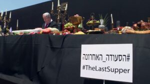 Israeli-artist-mocks-Netanyahu-in-Last-Supper-installation