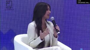 Kim-Kardashian-takes-floor-at-IT-forum