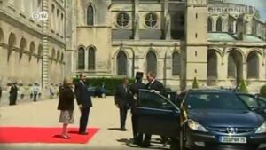 Leaders-pay-respects-to-D-Day-soldiers-in-Portsmouth