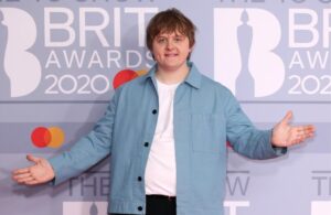Lewis-Capaldi-earns-double-win-at-BRITs-2020-1