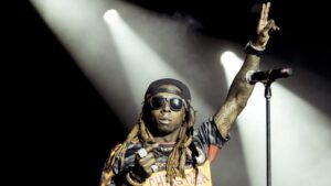 Lil-Wayne-in-big-trouble-Lil-Wayne-could-face-up-to-10-years-in-prison