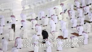 Mecca-worshippers-adhere-to-physical-distancing-during-Ramadan-prayers