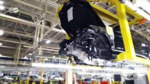 Mercedes-maker-Daimler-targets-E1-billion-in-savings-with-job-cuts