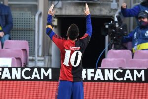 Messi-Barcelona-pay-tribute-to-Maradona