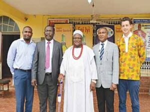 Monarch-with-officials-KKK-16-8-15-Copy