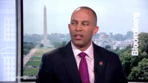 Mueller-Should-Testify-Publicly-Rep.-Jeffries-Says