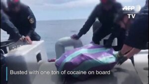 Narco-submarine-captured-in-Peru-with-one-ton-of-cocaine