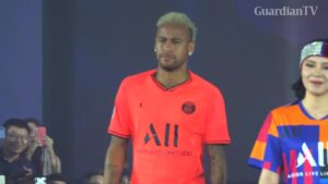 Neymar-models-new-PSG-kit-at-fashion-show