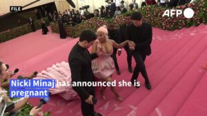 Nicki-Minaj-announces-pregnancy