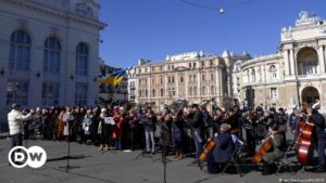 Odesa-musicians-perform-open-air-concert