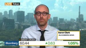 Oil-Reverses-Loss-After-Chinas-Stronger-Yuan-Fix