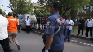 One-dead-six-injured-in-suspected-suicide-bombing-at-Indonesia-police-station