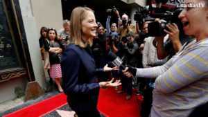 Oscar-winner-Jodie-Foster-finally-gets-Hollywood-star_2