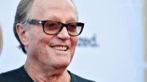 Peter-Fonda-fans-pay-tribute-to-the-late-actor-in-Hollywood