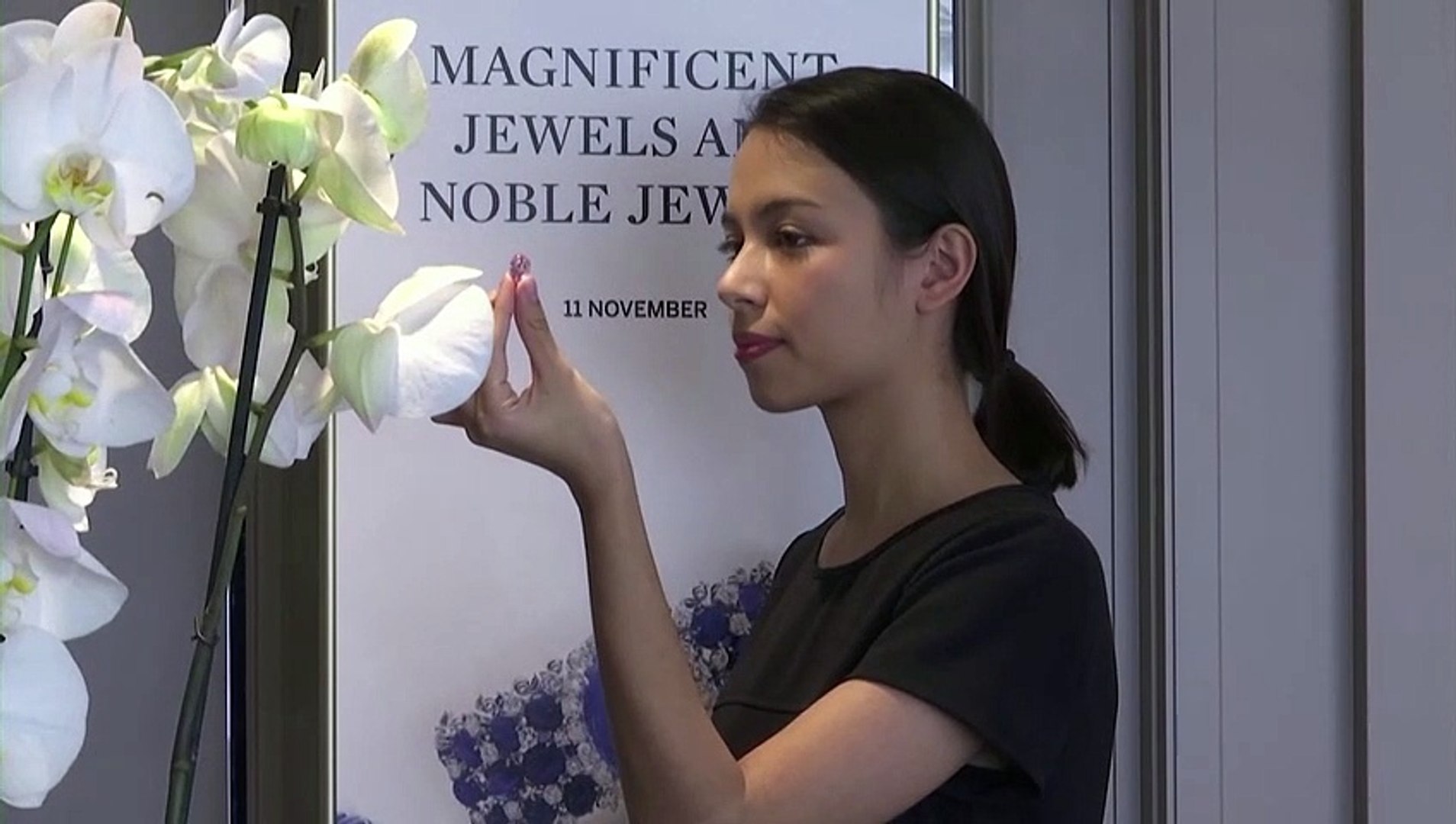 Pink-diamond-fetches-26.6-mln-at-Sothebys-Geneva-sale