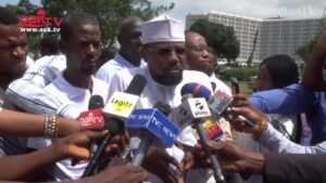 Pro-Buhari-Sowores-supporters-clash-in-Abuja