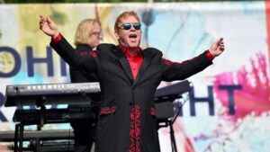 Rod-Stewart-insists-Elton-John-snubbed-him-when-he-tried-to-end-their-feud