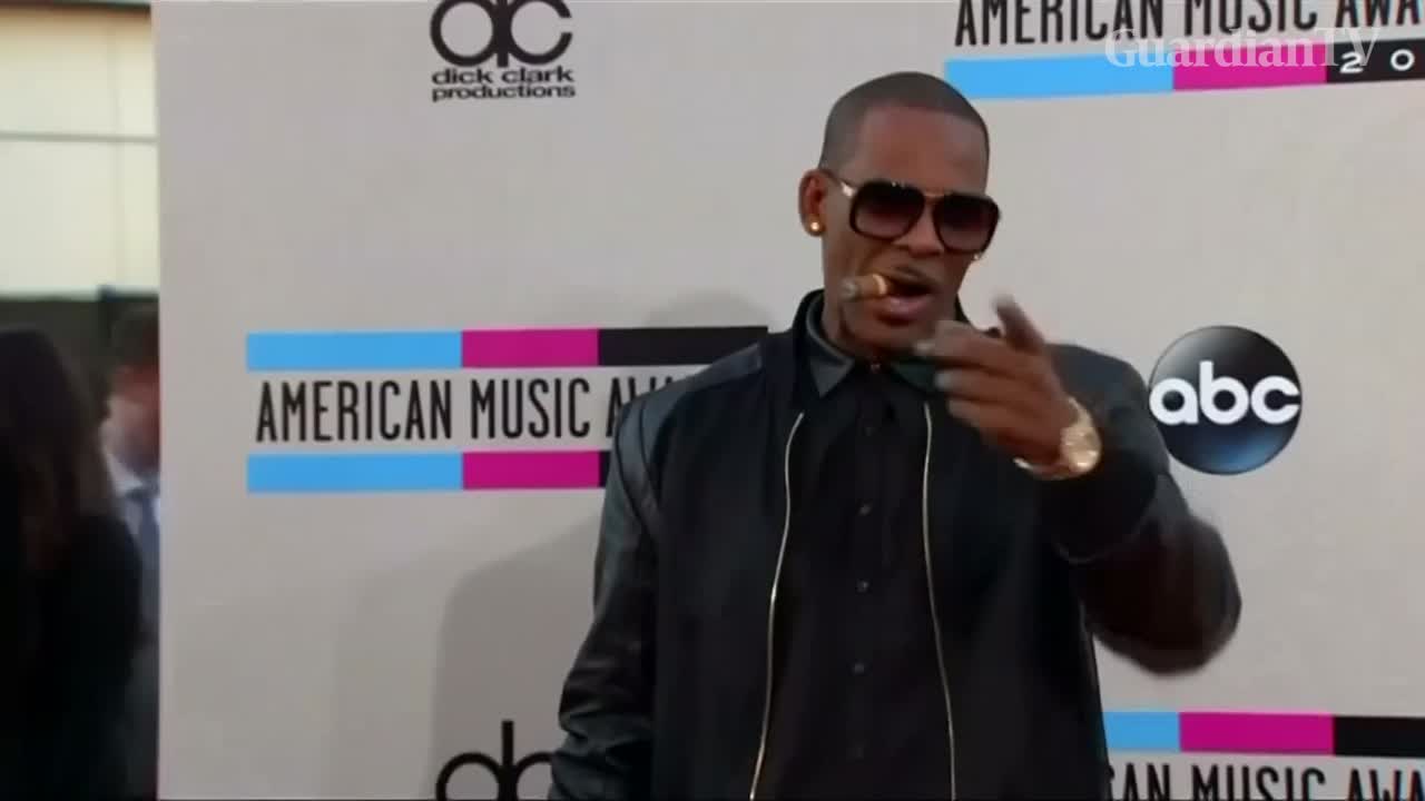 RB-singer-R.-Kelly-arrested-in-Chicago-on-federal-sex-crime-charges-media