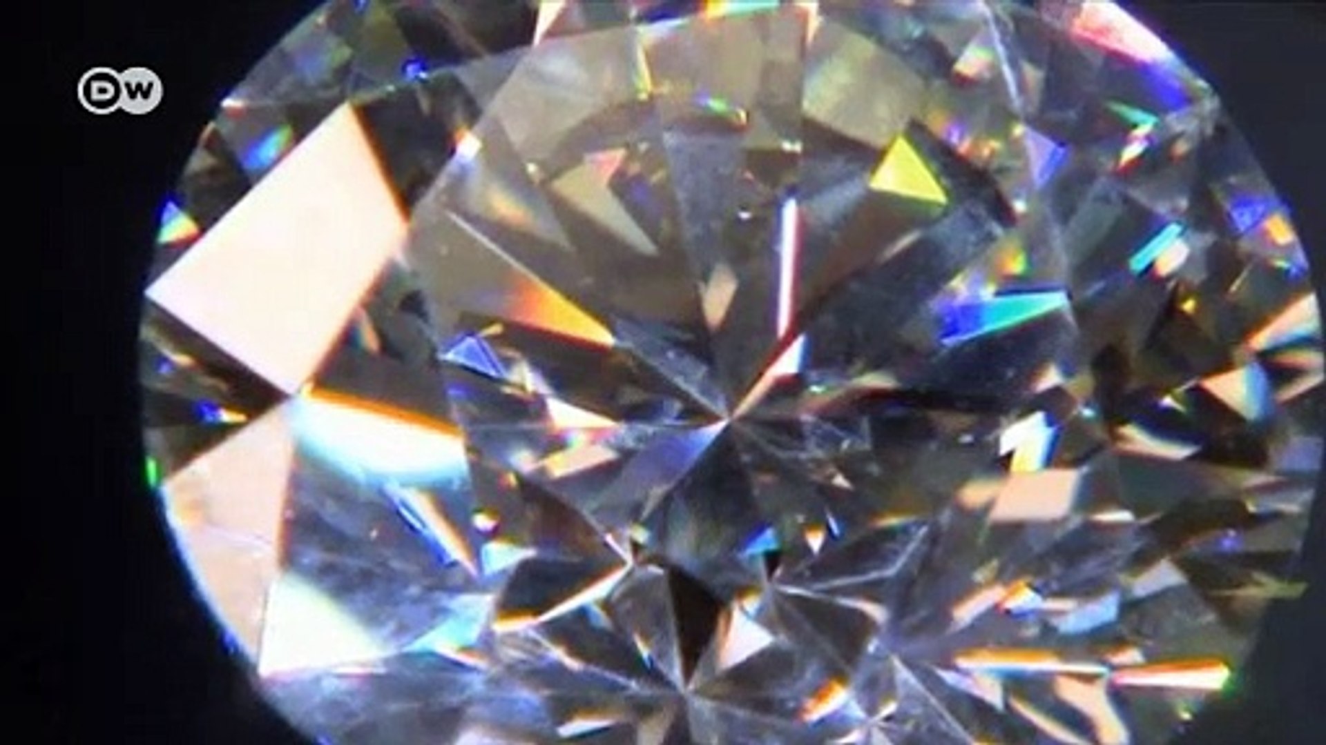 Rare-pink-diamond-sold-for-26.6-million-at-Sothebys-Geneva-auction