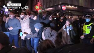 Reluctant-last-orders-as-England-enters-new-lockdown