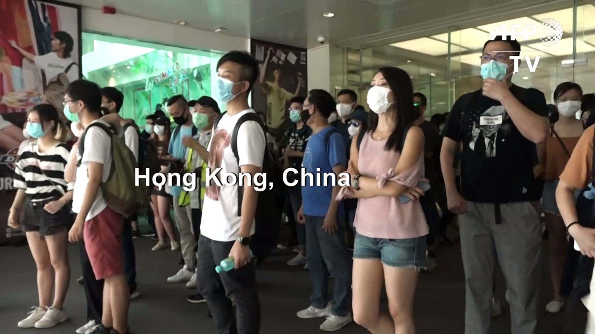Riot-police-chase-Hong-Kong-Mothers-Day-protesters