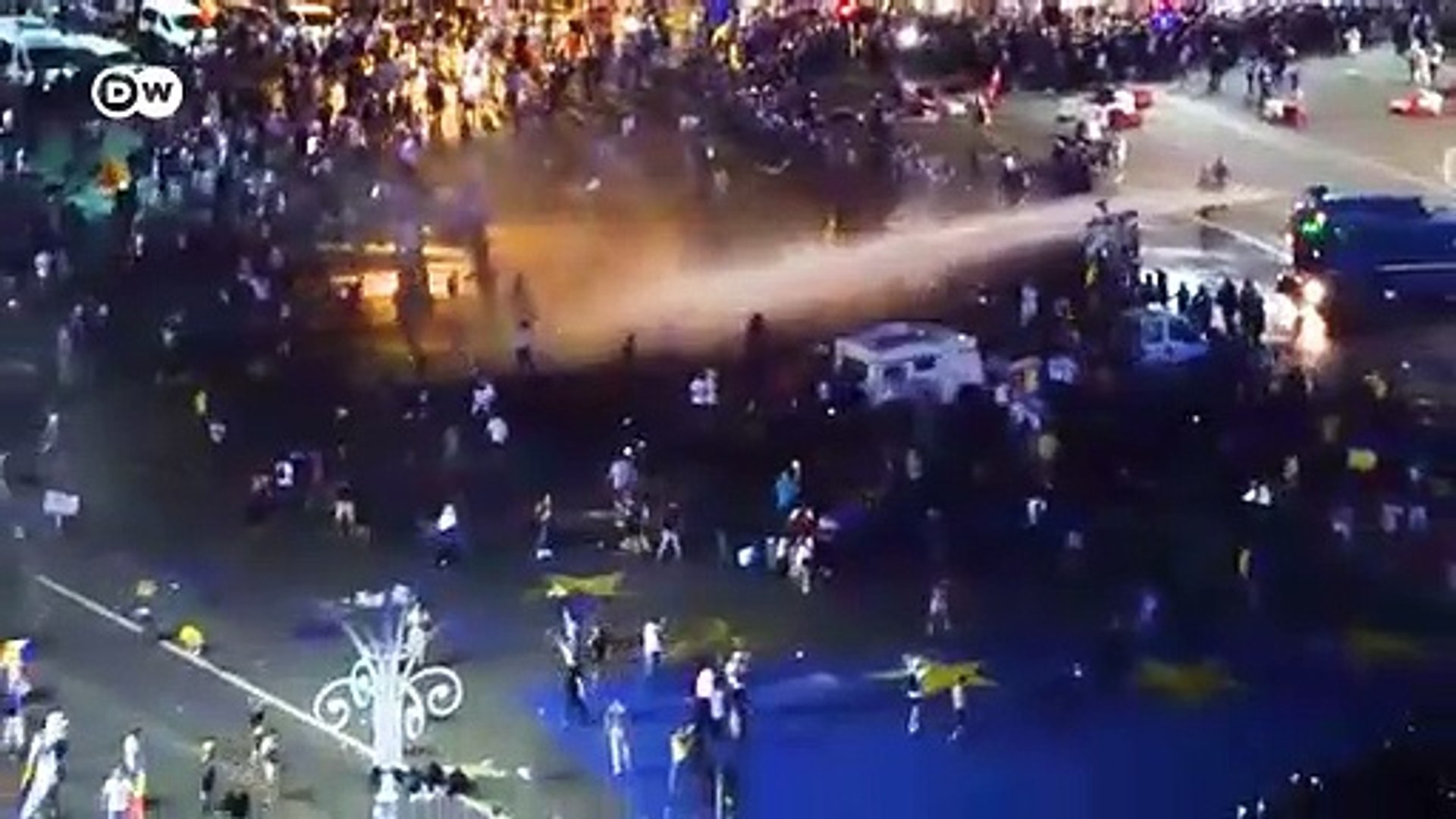 Romania-government-collapses-after-no-confidence-vote
