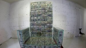 Russia-artist-and-billionaire-make-1-mln-throne