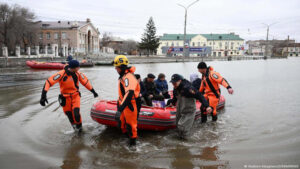 Russia-evacuates-thousands-amid-flood