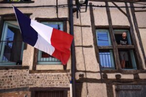 Russian-propaganda-usurps-RFI-and-French-Ministry-of-Arms-website