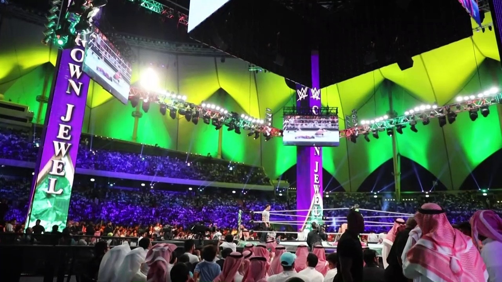 Saudi-Arabia-hosts-first-female-WWE-match