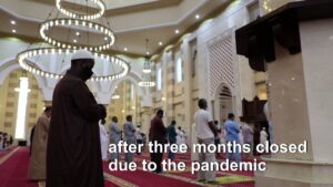 Saudi-Arabia-reopens-mosques-in-the-holy-city-of-Mecca