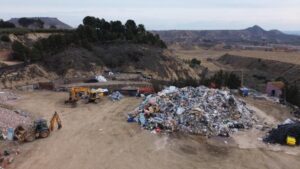 Spanish-authorities-try-to-tackle-trash-trafficking-from-France